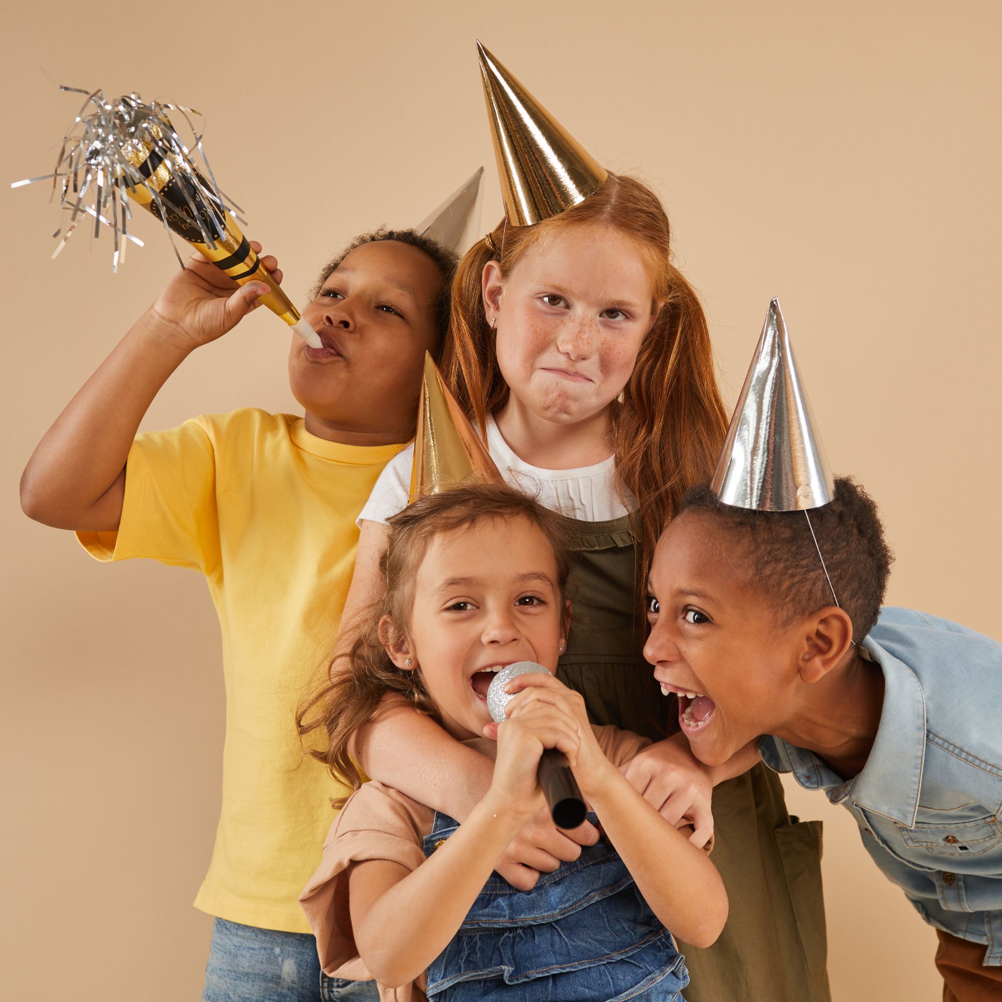 Enfants qui font la fête